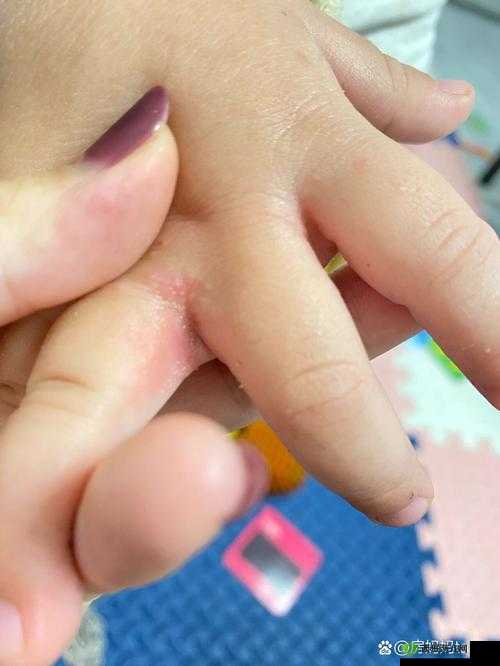 手指划入缝隙挖水视频:探索奇妙的挖水过程