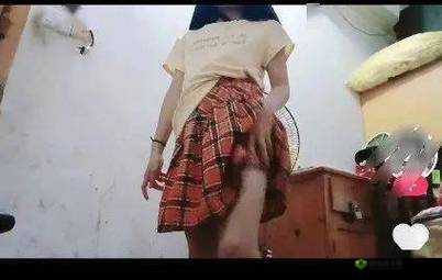 扒开校花粉嫩小泬喷潮 H 视频:令人震撼的私密画面