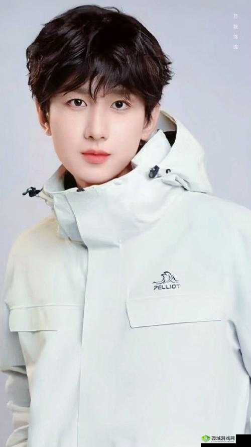 男生坤坤穿女生定眼星辰高清:展现别样魅力与风采