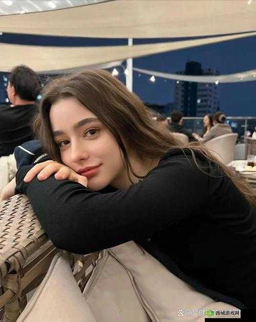 欧洲美女与动交 202σ2 高清一:探索女性身体的奥秘