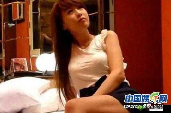 解开胸罩抽插蜜洞:探索私密领域的激情与诱惑