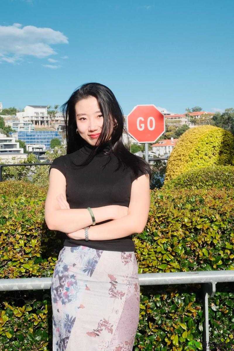 手机看片 1024 人妻日韩美一区:私密私人的视觉盛宴