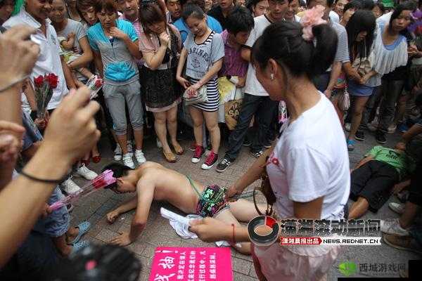 两个裸男脱了摸 J 视频 18 禁:挑战伦理底线的内容