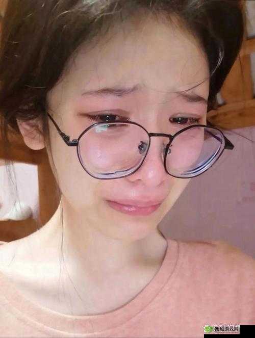 镜脸红享受流眼泪表情:揭示内心深处的复杂情感