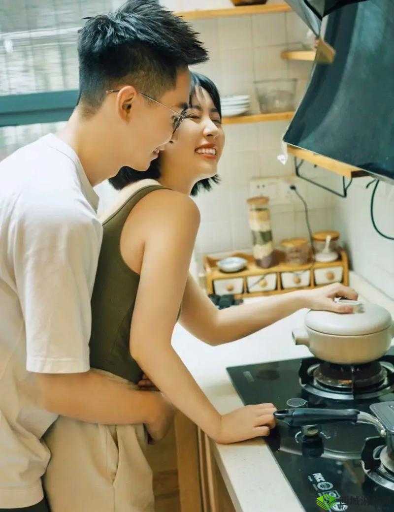 老公:做饭时总爱抱我的他