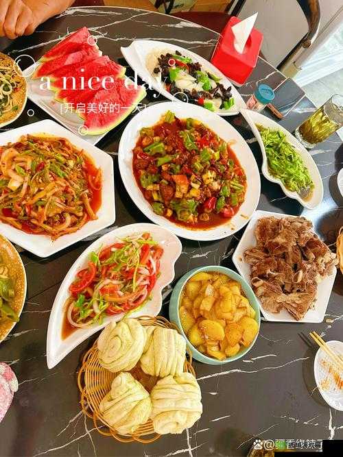 我们一起喂饱你:开启美食之旅,共享欢乐盛宴