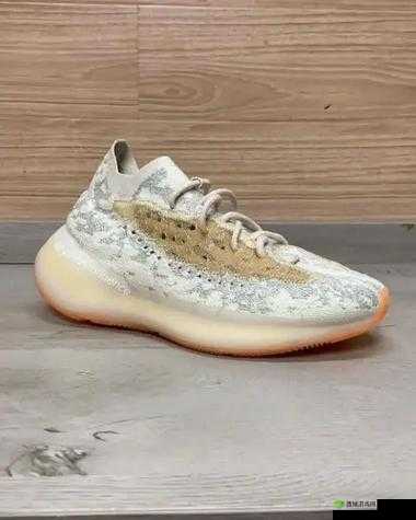 yeezy380 蜜桃粉与白色:浪漫与清新的完美融合