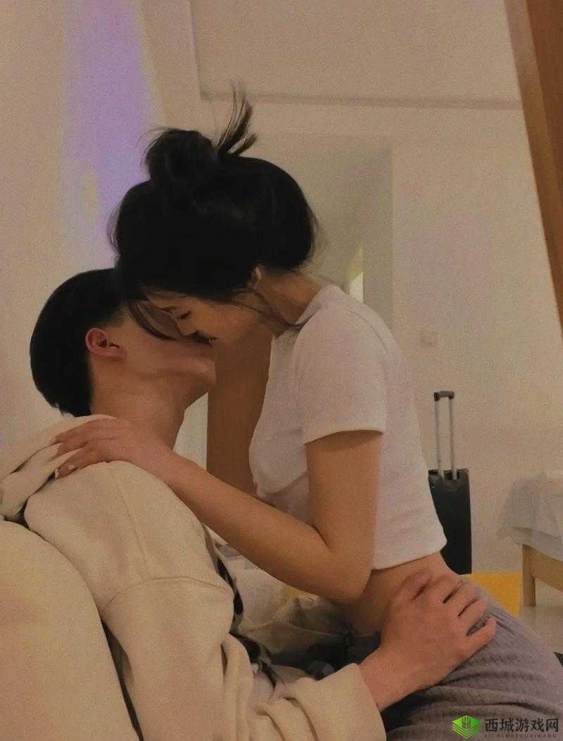 女生在男生面前张腿坐姿暴露了什么?