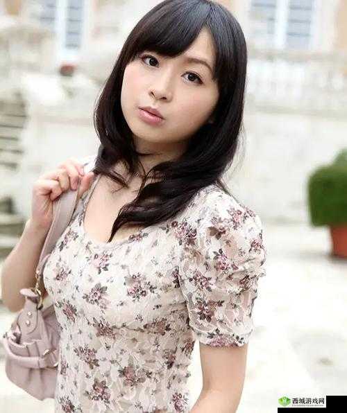 加勒比羽月希：令人难以忘怀的迷人魅力展现