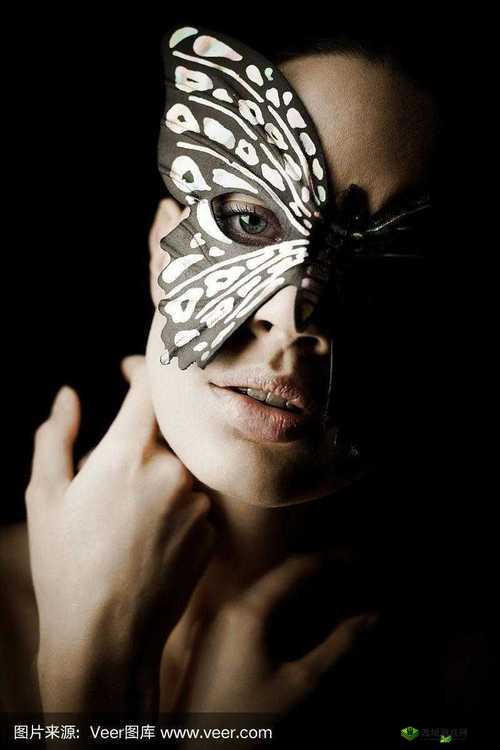 选了戴蝴蝶面具的妈妈作者是谁:探寻背后的创作故事