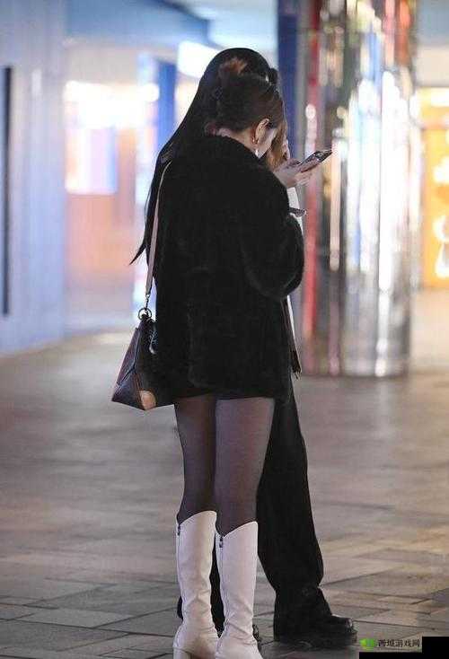 长靴后入:激情与征服的独特体验