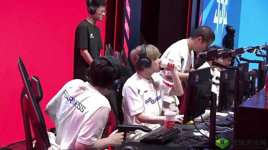 水晶哥看 Zdz 加入 FPX:电竞圈的新动向