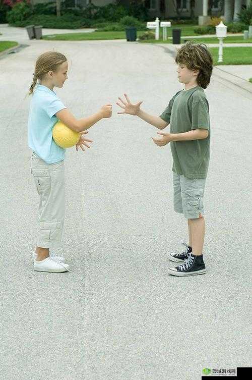 趣味猜拳游戏：石头剪刀布，看谁能脱得快