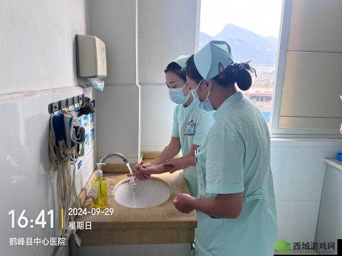 日本护士喷水：工作中的特殊场景引发的思考与探讨