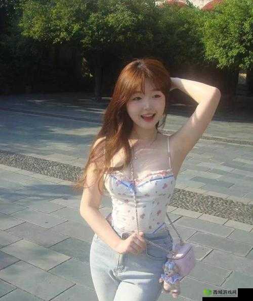 美女 100%露出奶子无遮挡免费观看:极致视觉盛宴,满足你的欲望