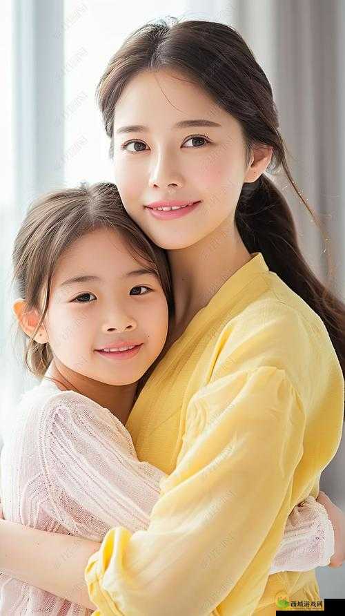 妈妈与女儿携手共做,展现温馨亲情力量