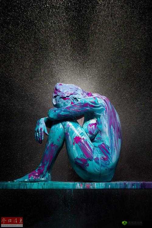 探索日本大胆喷潮人体艺术:揭秘独特文化背景与创意表达方式