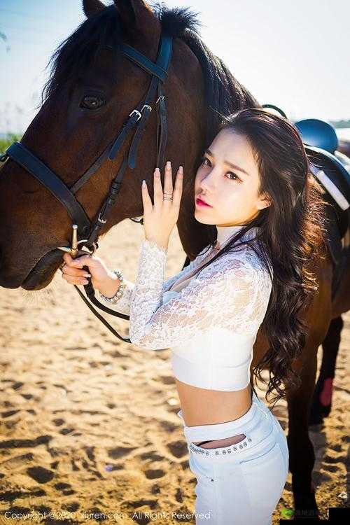 探索Joslynjames极品艳妇的魅力:揭秘她的独特风采与迷人故事