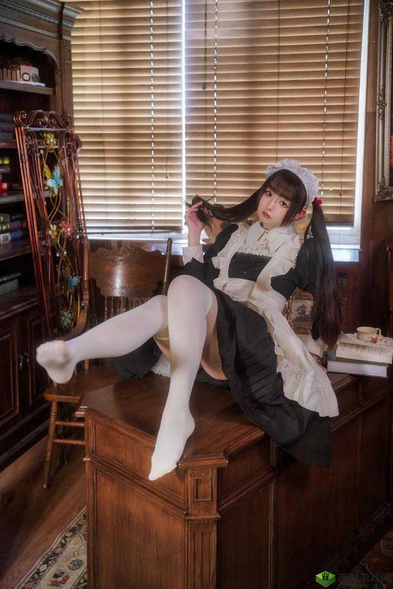 白丝女仆被主人强行扒开屁股网站,这种行为是否合适?