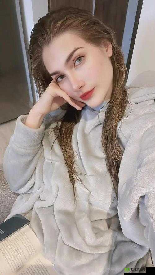 探索性欧美Videos中的另类极品小说:揭秘背后的文化与艺术魅力,带你走进不一样的视觉与心灵之旅