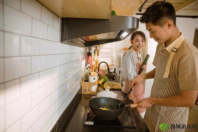 情侣在家炒菜，这种生活场景你见过吗？