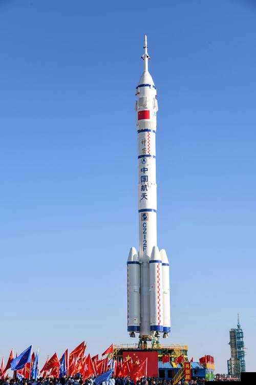 一路火箭顶部怎么过?通关攻略分享