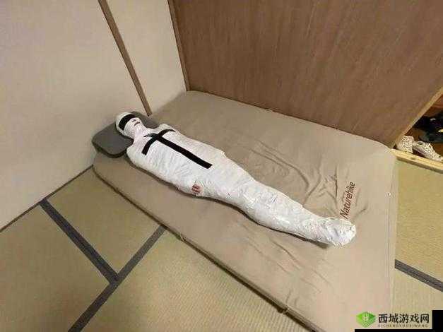 为什么现在越来越多的男孩子喜欢穿女孩子的胶衣装备?