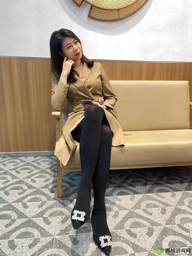 少妇太大太粗太硬,叫声太大了,被邻居听到了怎么办?