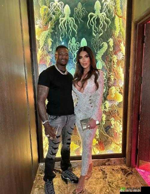 黑人壮汉大战欧美丰满尤物,战况激烈谁能更胜一筹?