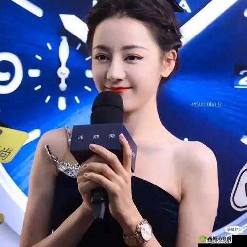 巨茎大战刘亦菲迪丽热巴最新章节：揭秘三人之间的激烈对决与情感纠葛，谁将最终胜出？