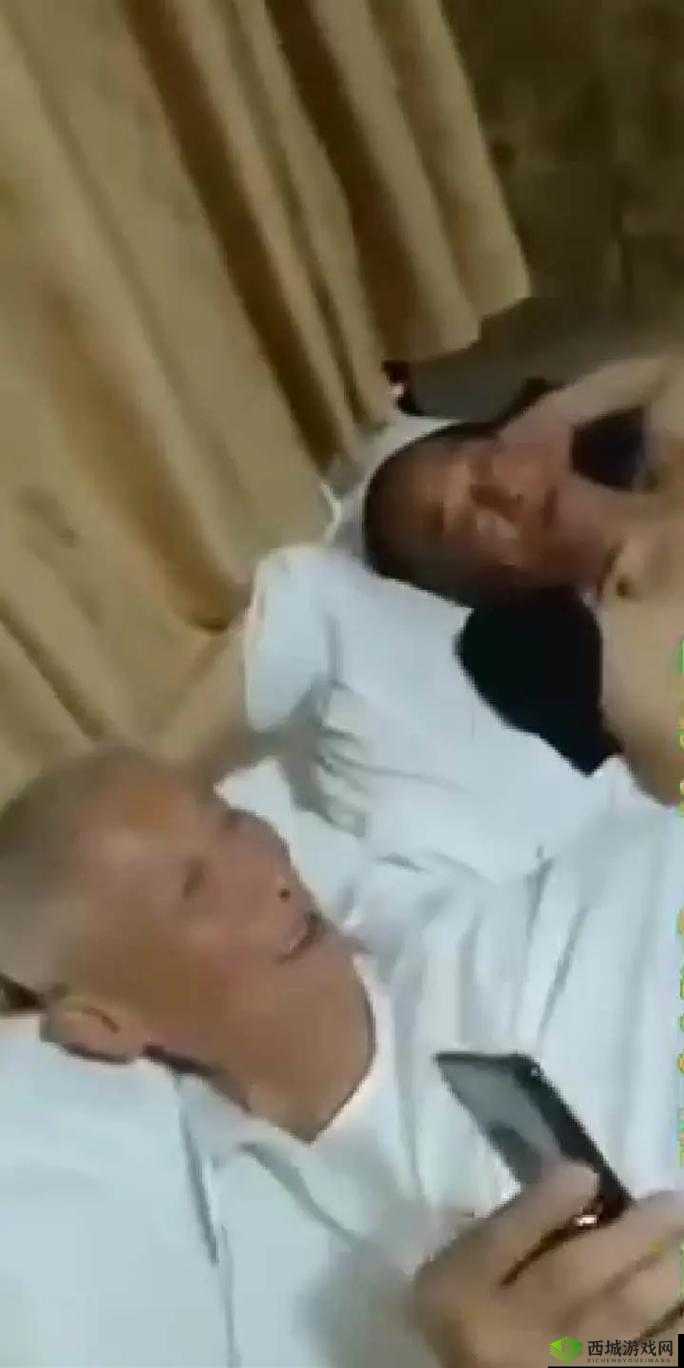 欧美老头和老头Gay互吃的真实故事:揭秘他们的生活与情感纠葛