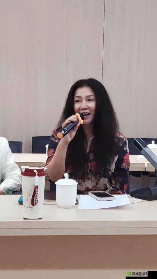 探索Cⅰhnα老女人老熟女HD的独特魅力:深度解析其文化与艺术价值