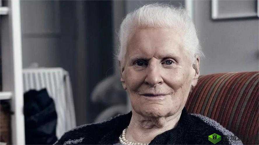 探索欧美多毛老妇的独特魅力:文化背景与审美趋势深度解析