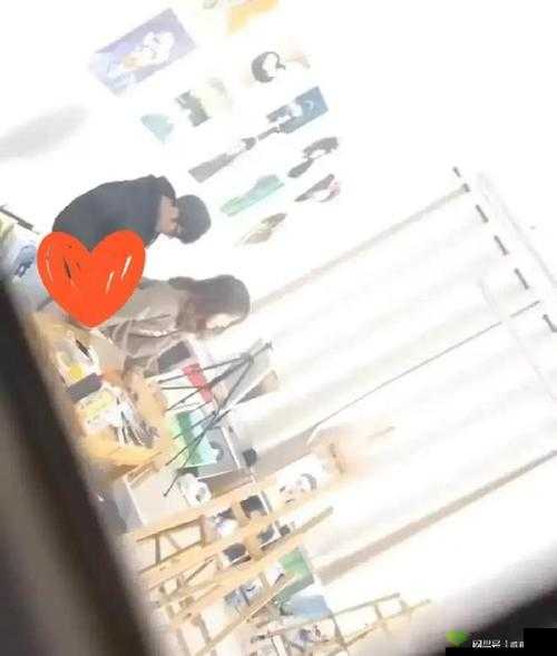 校园事件引发关注:老师掀裙子扒内裤摸她大长腿,学生权益如何保障?