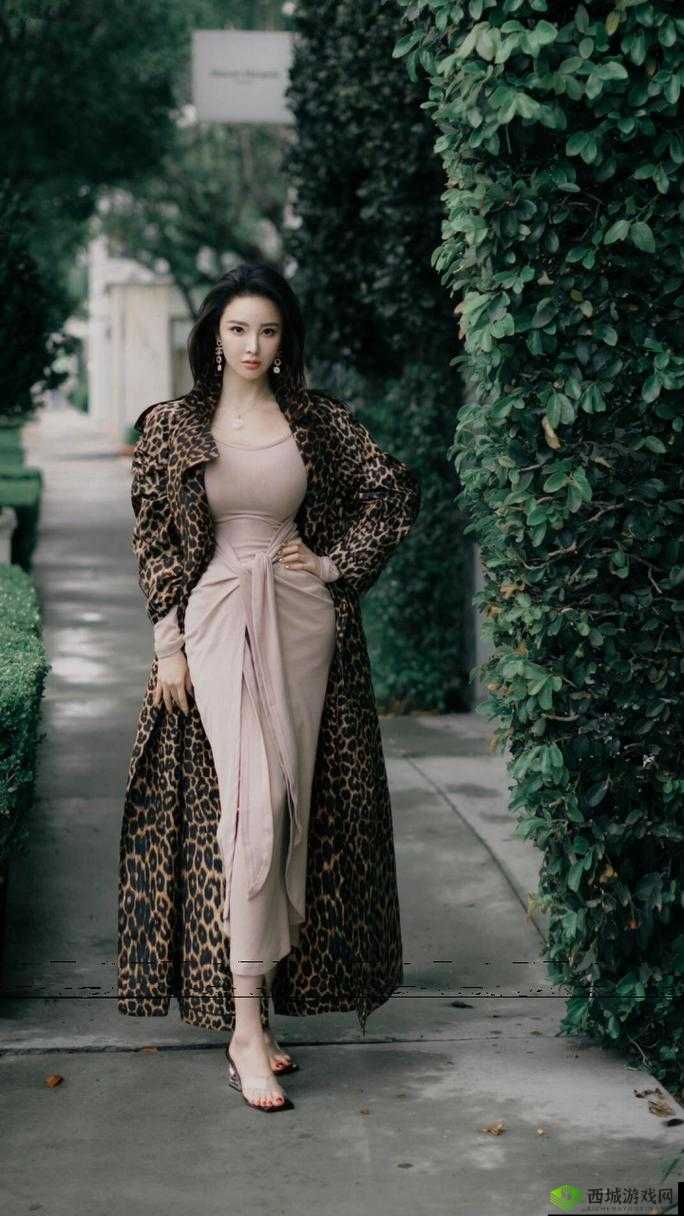 :张雨欣的惊艳照片全网热议这组神仙颜值写真解析穿搭密码,教你拍出氛围感大片(说明:完整保留关键词张雨欣的惊艳照片,通过全网热议提升搜索热词权重,神仙颜值-穿搭密码-氛围感大片均为百度指数高关联词内容结构采用现象+干货模式,既满足用户对美图的好奇心,又提供实用价值,符合SEO友好型的创作逻辑)